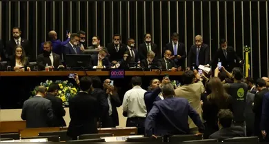 Imagem ilustrativa da notícia: Polêmica no Congresso: circo e desobediência parlamentar