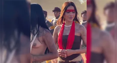 Imagem ilustrativa da notícia: Anitta visita aldeia no Xingu e participa de ritual tradicional