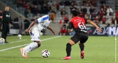 Imagem ilustrativa da notícia: Paysandu arranca empate no fim diante do Athletico-PR na Ligga Arena