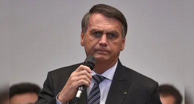 Imagem ilustrativa da notícia: Proibido de usar as redes, Bolsonaro participou de ato em Belém pelo celular