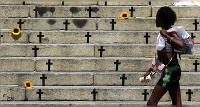Imagem ilustrativa da notícia: Feminicídios com arma de fogo crescem 45% no Brasil em 2025