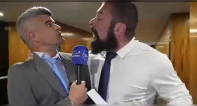 Imagem ilustrativa da notícia: Vídeo: deputado bolsonarista agride Guga Noblat nos corredores da Câmara