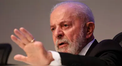 Imagem ilustrativa da notícia: Tarifaço: Lula convoca reunião de emergência com ministros
