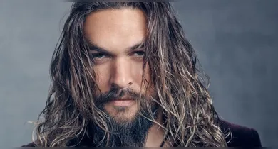 Imagem ilustrativa da notícia: Jason Momoa raspa barba após 6 anos e choca fãs com novo visual