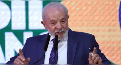 Imagem ilustrativa da notícia: 'É a verdadeira traição da pátria', diz Lula ao defender cassação de Eduardo Bolsonaro