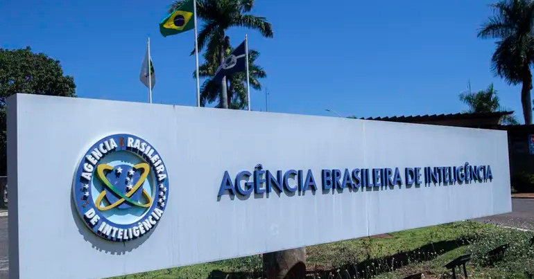 A Intelis se mobiliza para afastar o diretor-geral da Agência, delegado Luiz Fernando Corrêa, indiciado pela PF no caso da “ABIN Paralela” no Governo de Bolsonaro