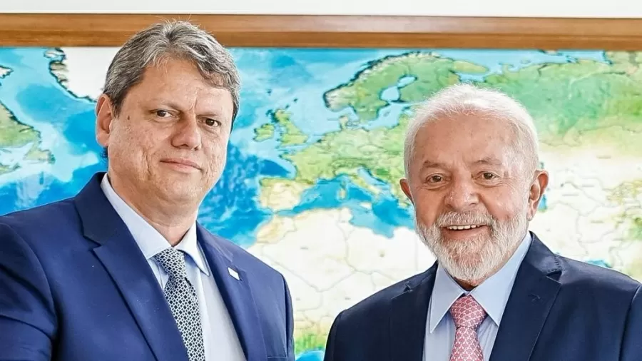 Em 1º está o petista com 25,4% seguido por Tarcísio com 13,7%.