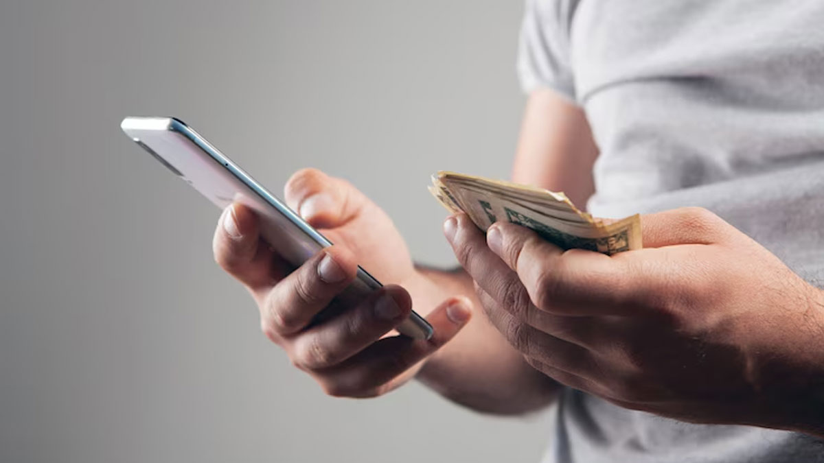 Imagem ilustrativa da notícia: Só com o celular! Veja 13 formas de fazer dinheiro na internet sem investir nada
