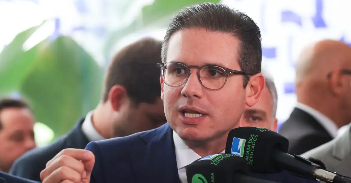 O relator do projeto, no entanto, afirmou que a proposta deve ser aprovada apenas em dezembro