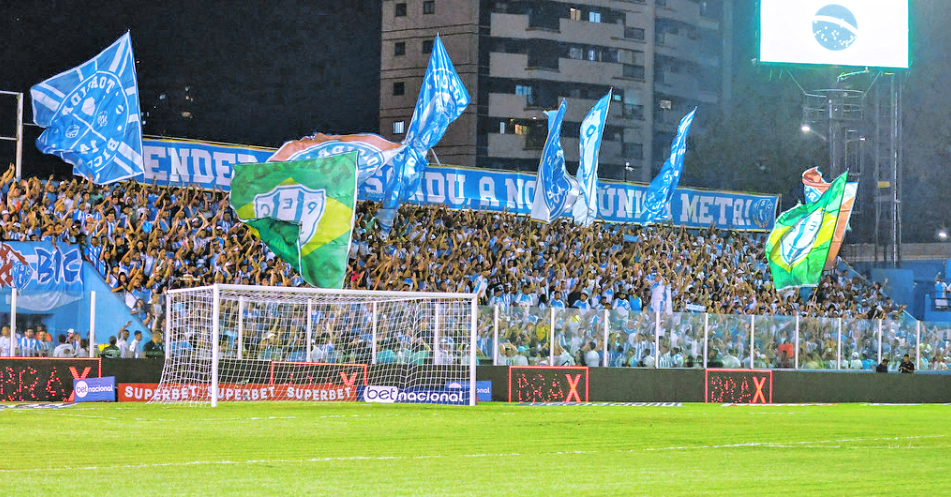 Fiel Bicolor quer os três pontos
