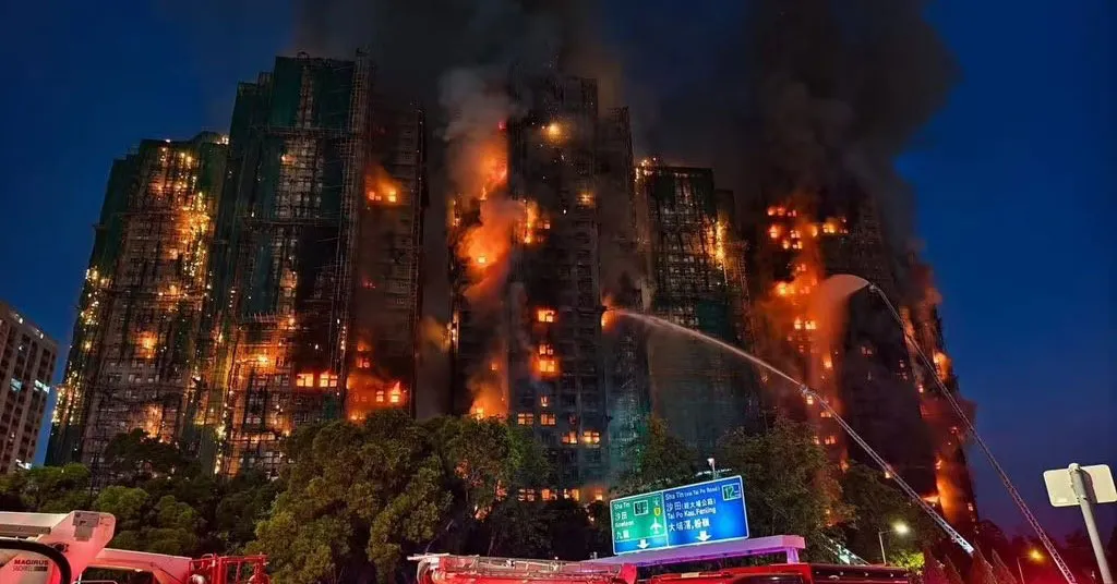 Imagem ilustrativa da notícia: Incêndio em Hong Kong: 300 pessoas desaparecidas e 65 mortos