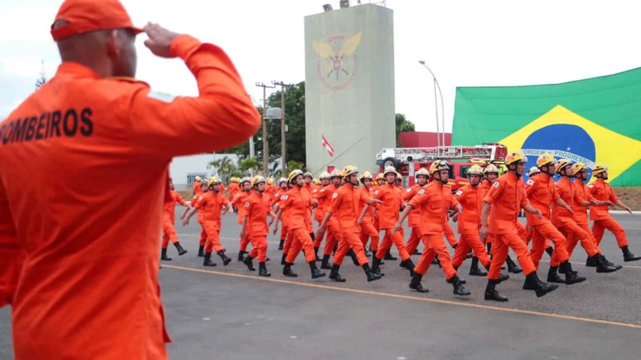 Imagem ilustrativa da notícia: Corpo de Bombeiros abre 356 vagas com salário de R$ 8.933,18