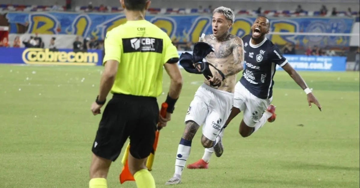 Imagem ilustrativa da notícia: Remo: Hernández dedica golaço à família após vitória no RexPa