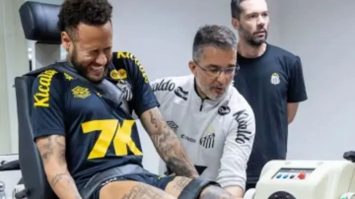Imagem ilustrativa da notícia: Neymar perde 126 dias com lesões no Santos e tem piora na carreira