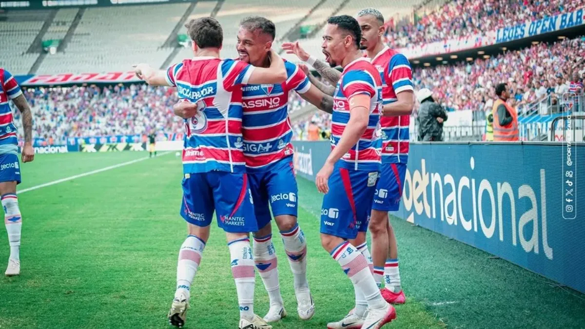 Imagem ilustrativa da notícia: Vitória diminui risco de queda do Fortaleza e vê o do Santos subir