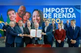 Presidente Lula durante a cerimônia de sanção da lei que amplia a faixa de isenção do Imposto de Renda Pessoa Física (IRPF) para contribuintes que recebem até R$ 5 mil mensais