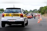 Setor de autoescolas é diretamente impactado pela resolução do Contran, que reduz aulas obrigatórias e permite atuação de instrutores autônomos.
