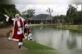 A chegada do Papai Noel é um dos momento mais aguardados na Domingueira de Natal.