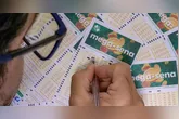 Apostas para o concurso 2.927 da Mega-Sena podem ser feitas até as 19h (horário de Brasília) desta terça-feira (14).