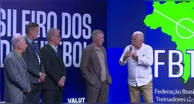 Leão causou constrangimento diante de Ancelotti