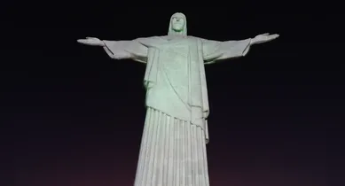Imagem ilustrativa da notícia: Polícia investiga salto de paraquedas no Cristo Redentor