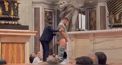 Imagem ilustrativa da notícia: Papa Leão XIV ordena purificação de altar após homem urinar na Basílica 