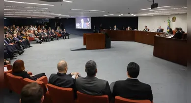 Imagem ilustrativa da notícia: Por que Bolsonaro está sendo julgado diretamente pelo STF? Entenda