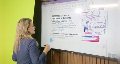 Imagem ilustrativa da notícia: Seduc lança aulas de reforço pela TV e internet para o Enem