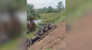 Imagem ilustrativa da notícia: Motorista perde o controle de carreta e perde a vida na BR-230