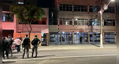 Imagem ilustrativa da notícia: Assalto termina em pânico e invasão de prédio em Belém