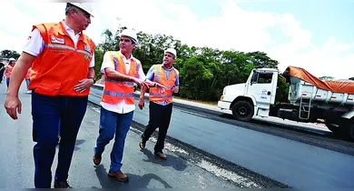 Imagem ilustrativa da notícia: Helder vistoria avanço das obras da Avenida Liberdade