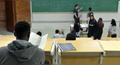 Imagem ilustrativa da notícia: Pesquisa aponta avanço de censura e perseguição a educadores no Brasil