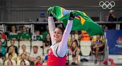 Imagem ilustrativa da notícia: Maria Clara Pacheco conquista ouro no Mundial de Taekwondo