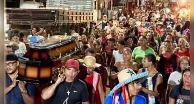 Imagem ilustrativa da notícia: Salvaterra se despede de Mestre Damasceno com cortejo de carimbó