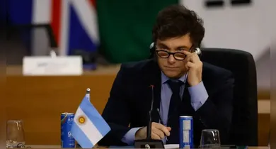 Imagem ilustrativa da notícia: Milei sofre derrota em eleições legislativas de Buenos Aires