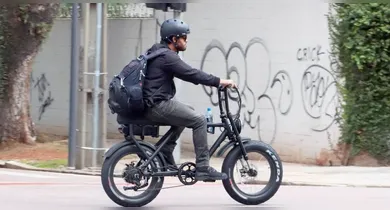 Imagem ilustrativa da notícia: 'Motinhas’ elétricas passarão a exigir CNH a partir de 2026