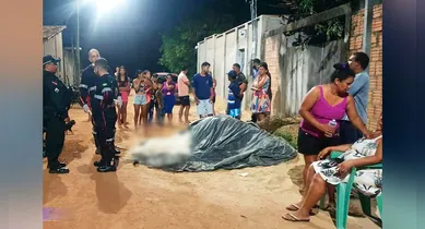 Imagem ilustrativa da notícia: Vídeo: velório de criança atropelada causa comoção em Marabá