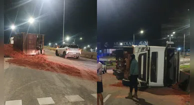 Imagem ilustrativa da notícia: Caminhão tomba no elevado do Entrocamento e deixa trânsito lento