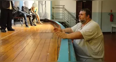 Imagem ilustrativa da notícia: Ex-alunos denunciam anos de abusos cometidos por professor