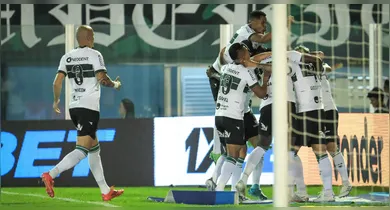 Imagem ilustrativa da notícia: Paysandu sofre derrota em casa e deixa Coritiba a 1 ponto do acesso