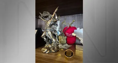 Imagem ilustrativa da notícia: PF: até escultura erótica foi apreendida em operação do INSS