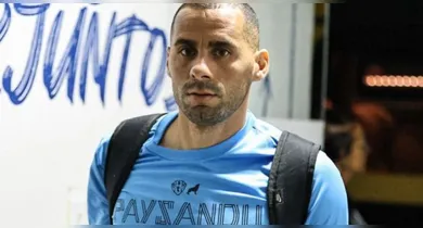 Imagem ilustrativa da notícia: Volante rescinde contrato com o Paysandu e quer R$ 705 mil
