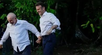 Imagem ilustrativa da notícia: Embaixada da França posta vídeo de Macron e Lula ao som de "Gringo lindo"