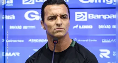 Imagem ilustrativa da notícia: Júnior Rocha evita falar em permanência de Rossi no Paysandu