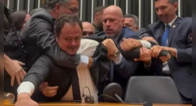 Imagem ilustrativa da notícia: Câmara volta atrás e suspende Glauber Braga por seis meses