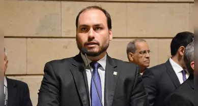 Imagem ilustrativa da notícia: Carlos Bolsonaro renuncia ao cargo de vereador do Rio de Janeiro