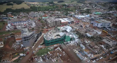Imagem ilustrativa da notícia: Paraná decreta luto de três dias após tornado que matou seis