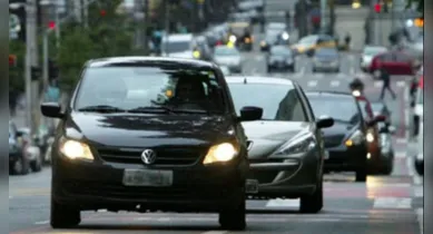 Imagem ilustrativa da notícia: Farol obrigatório? Entenda o que mudou e evite 4 pontos na CNH