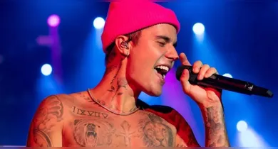 Imagem ilustrativa da notícia: Justin Bieber passeia só de cueca e recebe elogios na web
