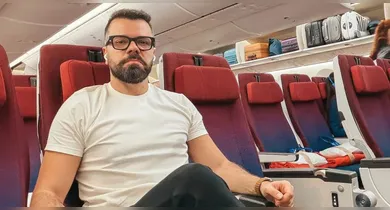 Imagem ilustrativa da notícia: Influenciador é retirado de avião após cancelamento de passagem: "humilhante"